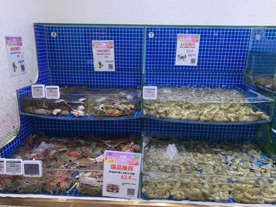 南海鮮美歸來(lái) 107天休漁期結(jié)束，首批紅花蟹直抵冰鮮貨架